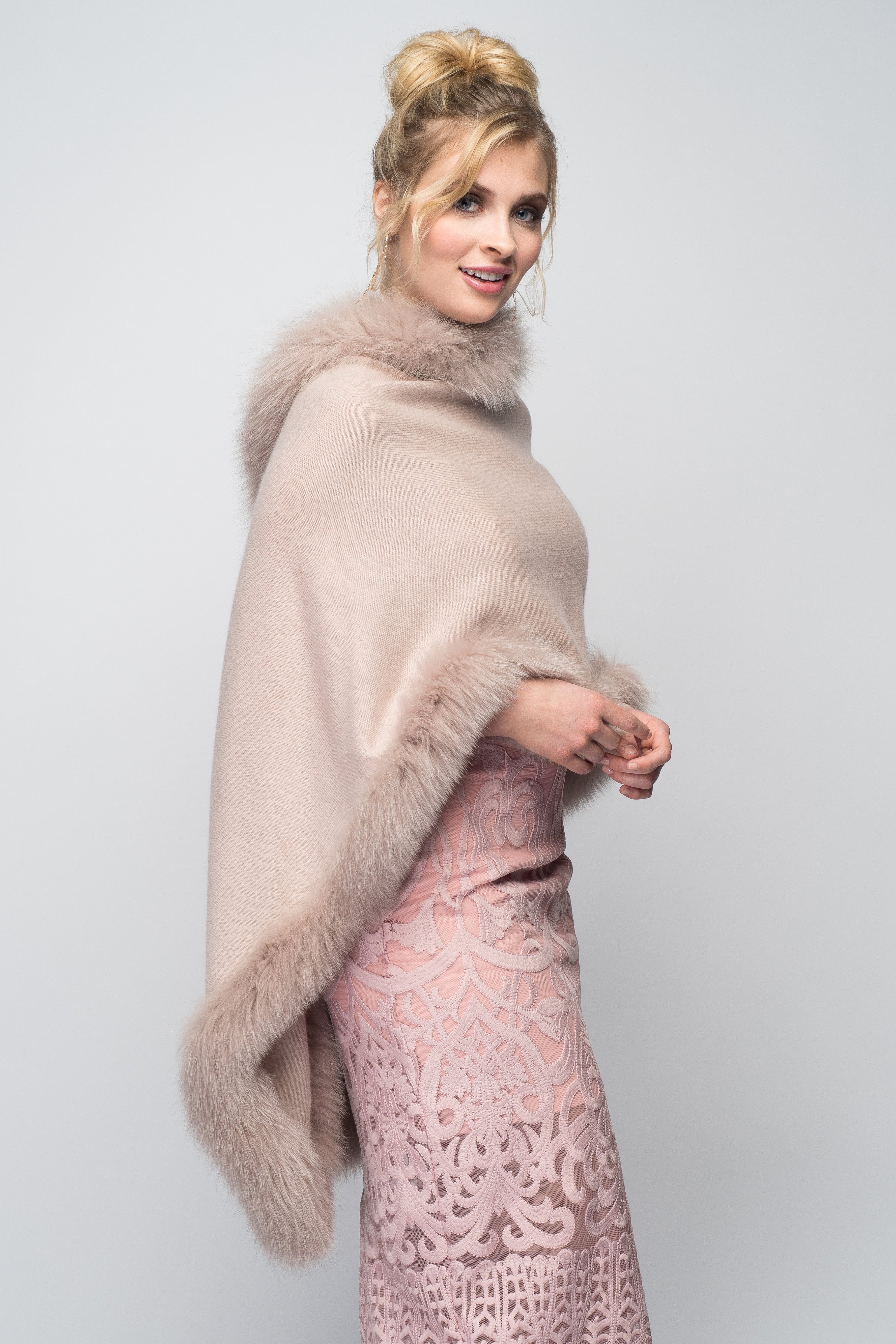 Cashmere Stole with Full Fox Fur Trim in Blush